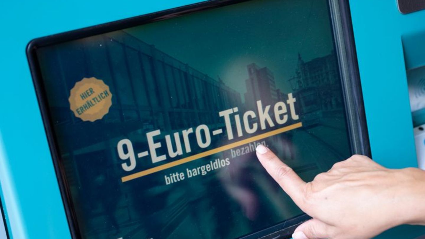 Drei Monate lang konnten Millionen Menschen mit dem 9-Euro-Ticket in Bussen und Regionalbahnen durch ganz Deutschland reisen. Fo