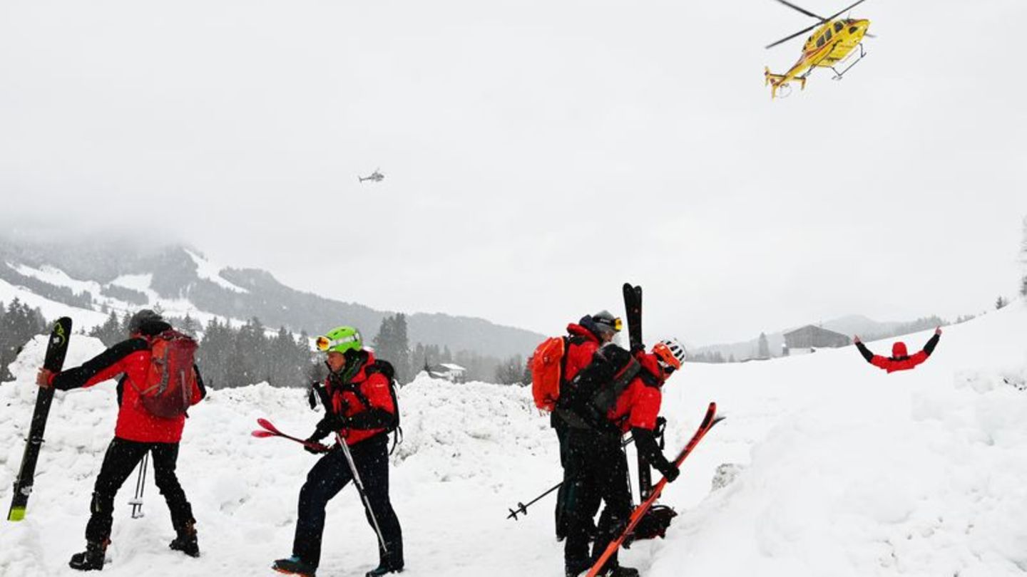 Bergretter im Einsatz im Bereich Fieberbrunn. Die Lawinensituation in Österreich hat für zahlreiche Rettungseinsätze gesorgt. Fo